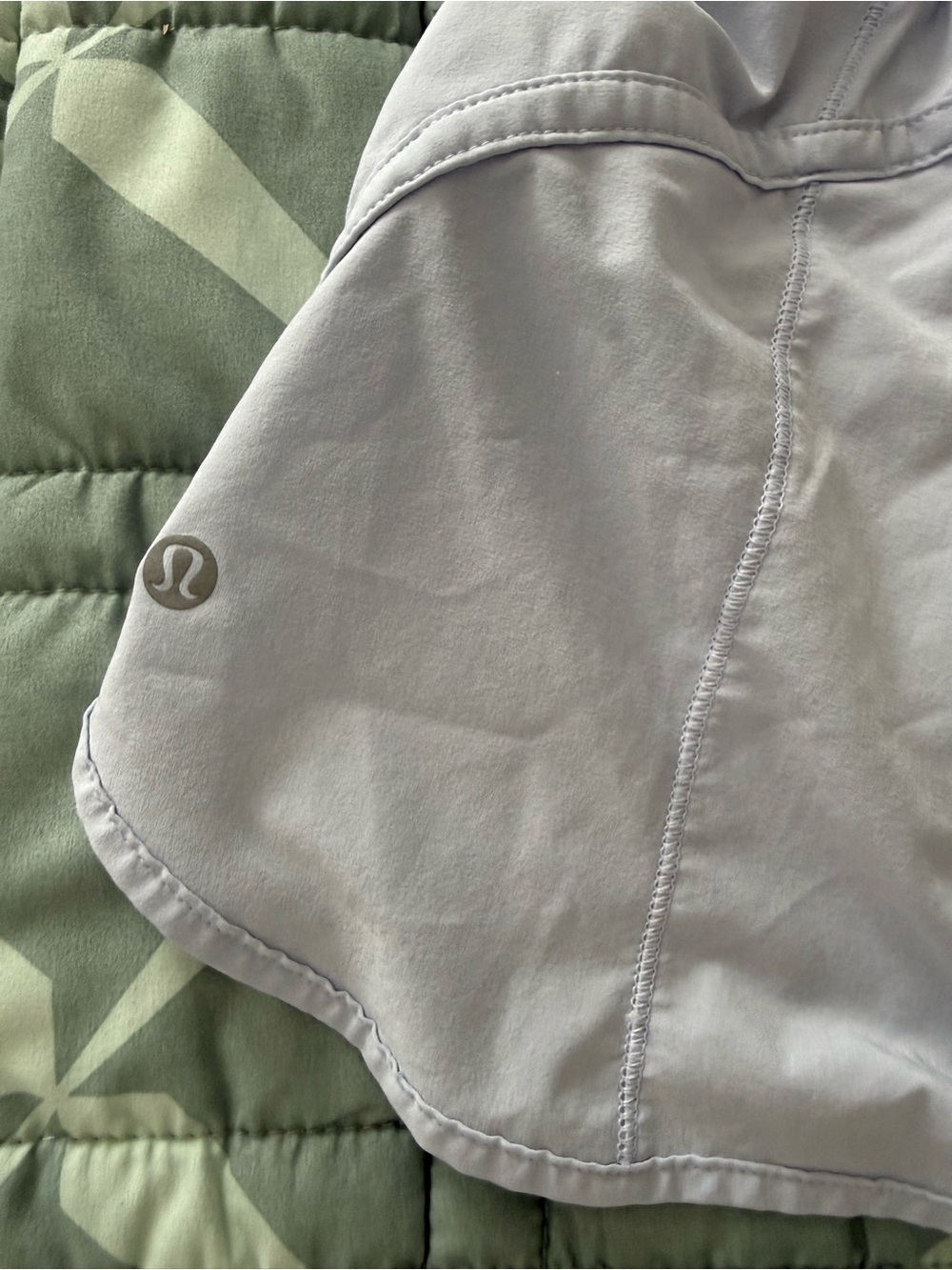 Lululemon Hotty Hot shorts Sz 4 Light Blue - Picture 2 of 6